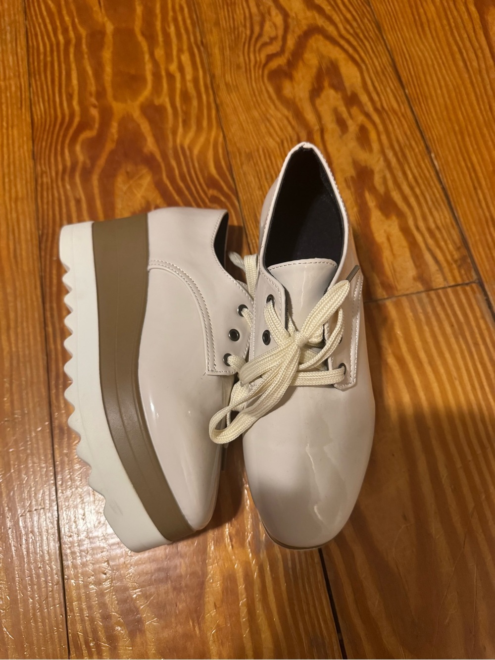 Women’s Cream Platform Lace-Up Oxfords